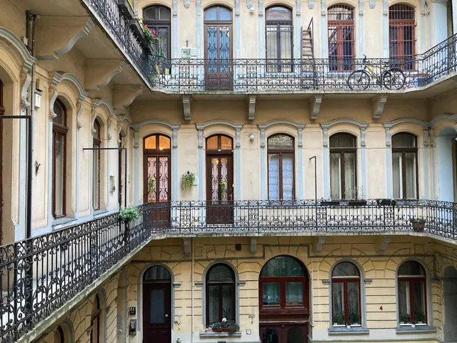 Eladó lakás Budapest VI. kerület, Nagykörúton belüli terület 64 nm