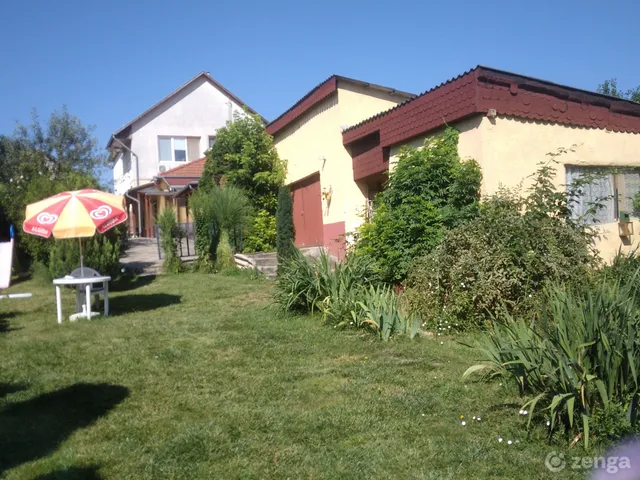 Eladó ház Pécel, Bartoshegy 246 nm
