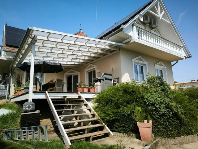 Eladó ház Alsópáhok 249 nm