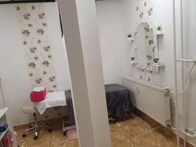 Kiadó kereskedelmi és ipari ingatlan Zalaegerszeg, Belváros 12 nm