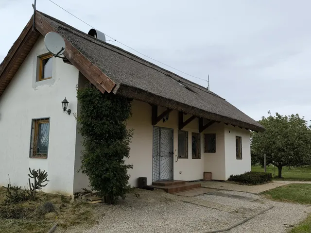 Eladó nyaraló Balatonberény 123 nm