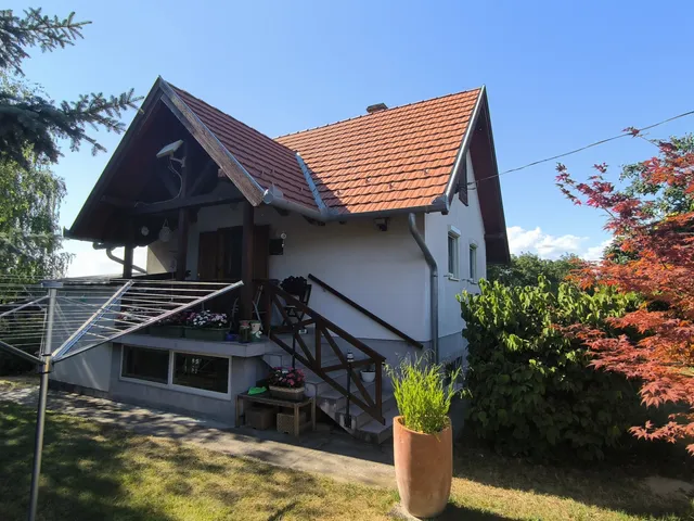 Eladó nyaraló Balatonberény 30 nm