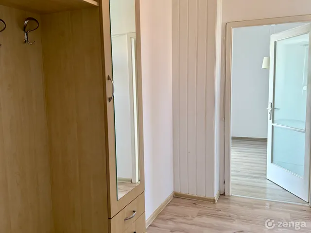 Eladó lakás Veszprém, Halle utca 54 nm