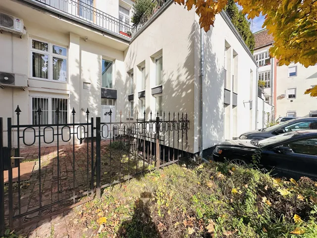 Eladó lakás Szombathely, Király utca 190 nm