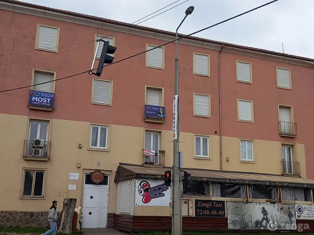 Eladó lakás Komló 1500 nm