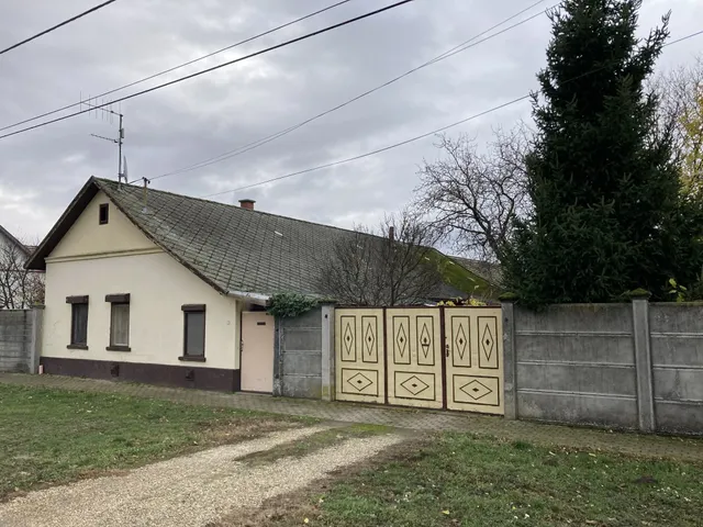 Eladó ház Makó, Újváros 100 nm