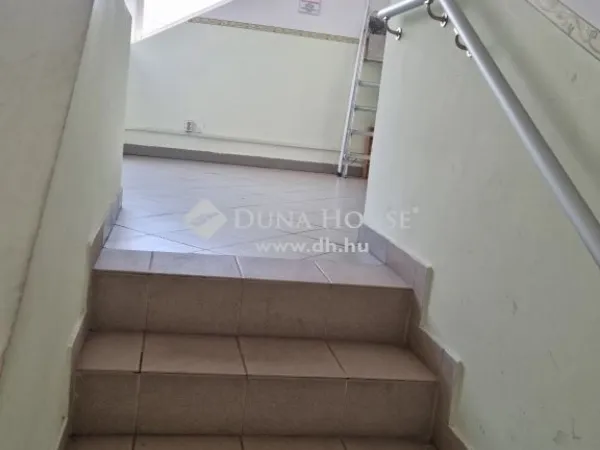 Eladó lakás Budapest XXI. kerület, Szabótelep 156 nm