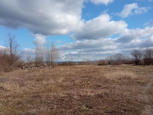 Eladó telek Etyek 16500 nm