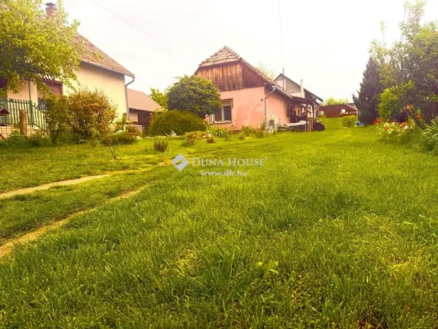 Eladó ház Szár 68 nm