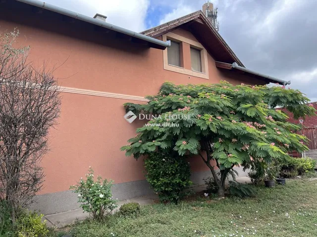 Eladó ház Diósd 194 nm