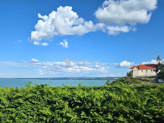 Eladó ház Tihany 278 nm