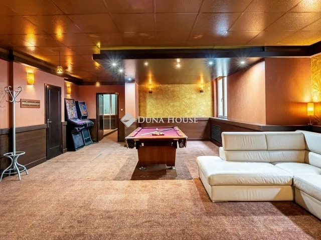 Eladó kereskedelmi és ipari ingatlan Budapest II. kerület 109 nm