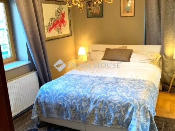 Eladó ház Üröm 206 nm