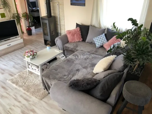 Kiadó ház Érd 70 nm