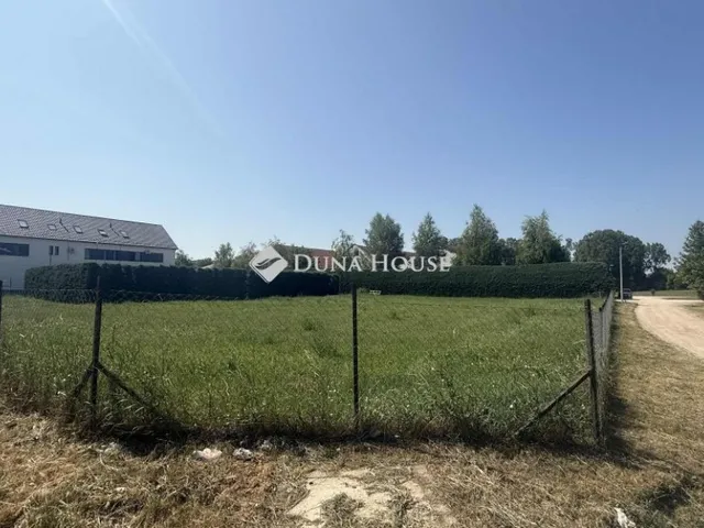Eladó kereskedelmi és ipari ingatlan Telki 2519 nm