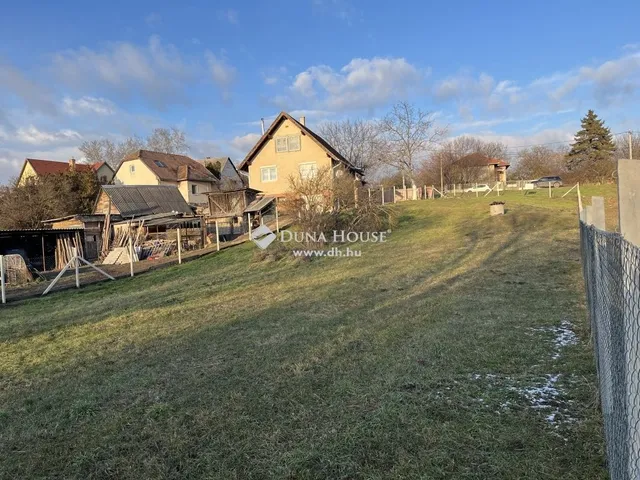 Eladó telek Tinnye 1445 nm