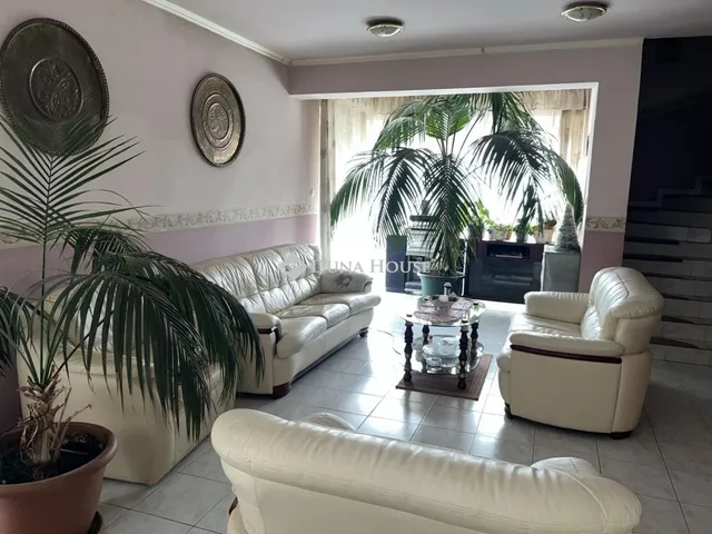Eladó ház Szentendre 274 nm
