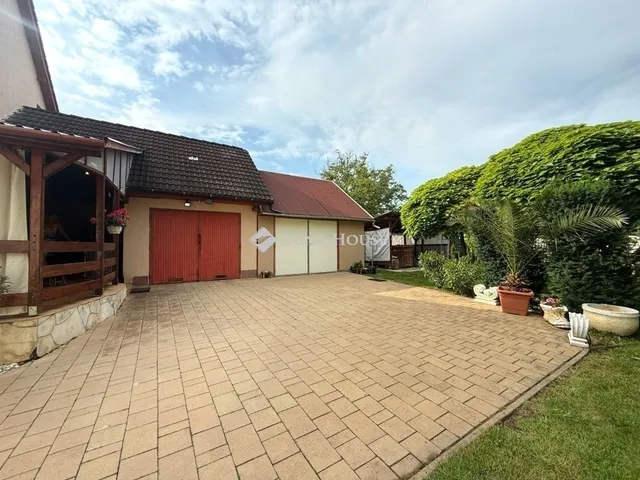Eladó ház Kőszárhegy 140 nm