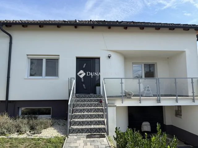 Eladó ház Pátka 320 nm