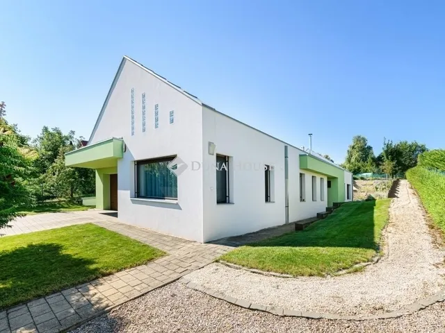 Eladó ház Herceghalom 205 nm