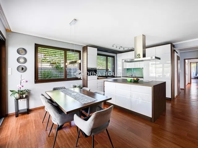 Eladó ház Herceghalom 205 nm