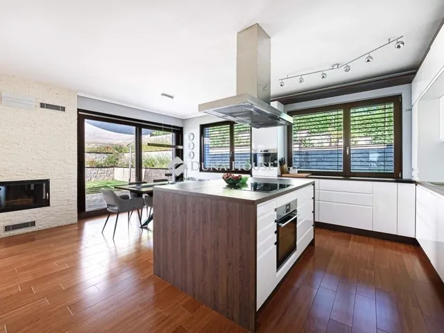 Eladó ház Herceghalom 205 nm