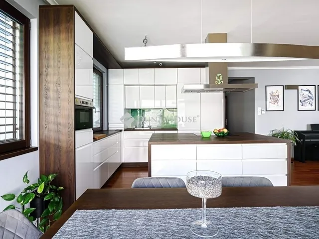 Eladó ház Herceghalom 205 nm