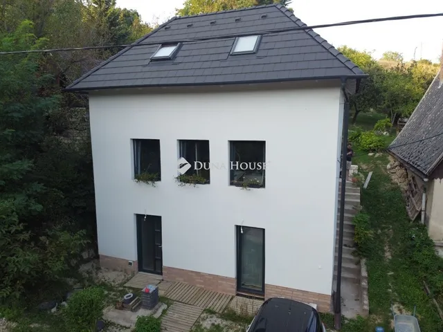 Eladó ház Tök 77 nm