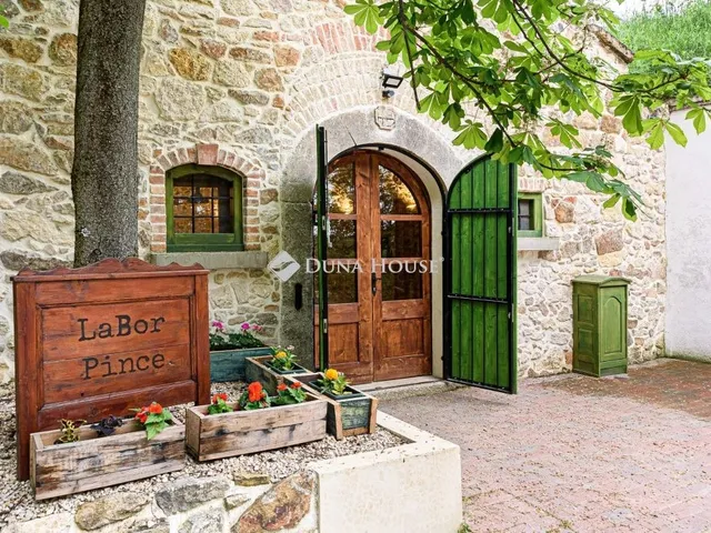 Eladó mezőgazdasági ingatlan Páty 111 nm