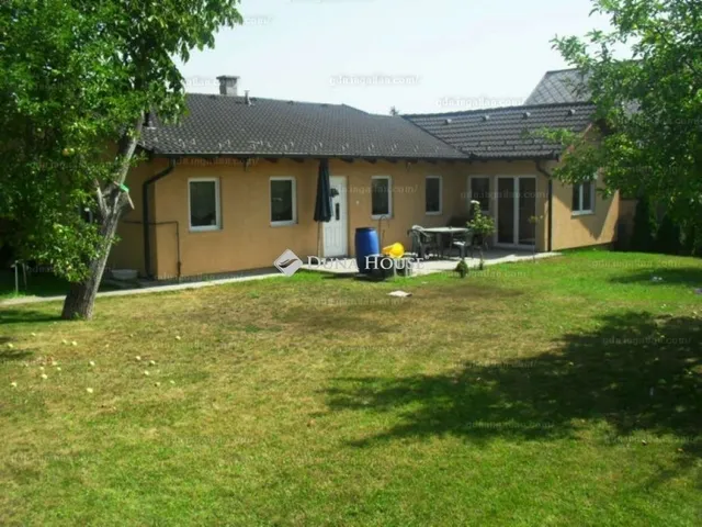 Eladó ház Érd 380 nm