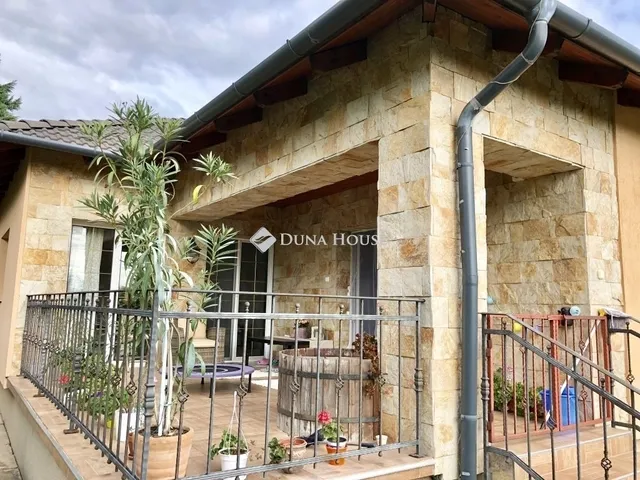 Eladó ház Érd 380 nm