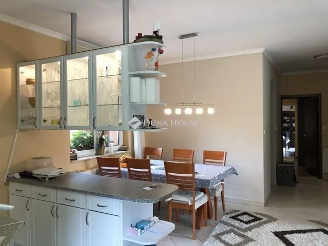 Eladó ház Érd 240 nm