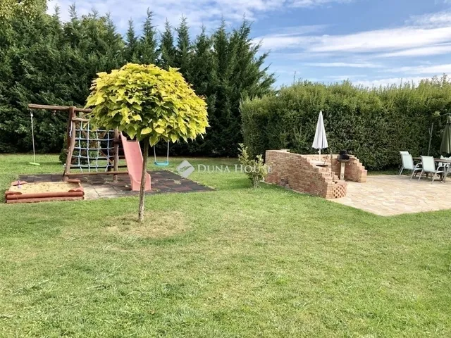 Eladó ház Érd 240 nm