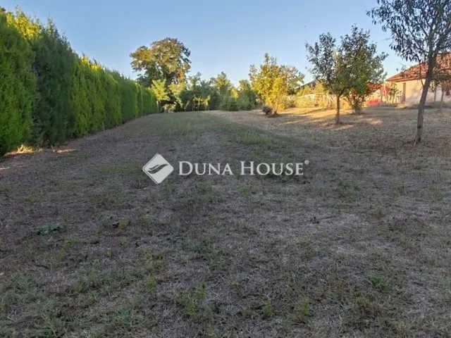 Eladó telek Dabas 3044 nm