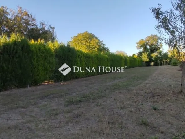 Eladó telek Dabas 3044 nm