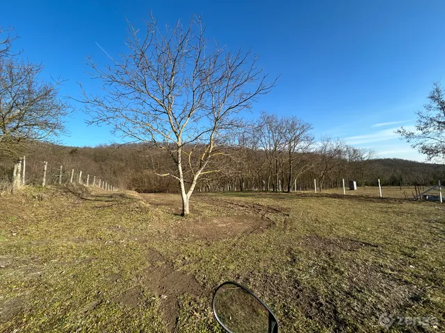 Eladó telek Tényő 3280 nm