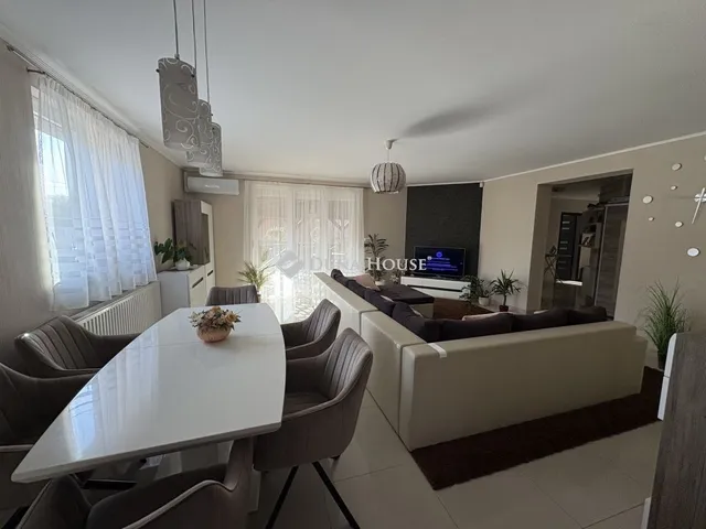 Eladó lakás Székesfehérvár, Maroshegy 119 nm