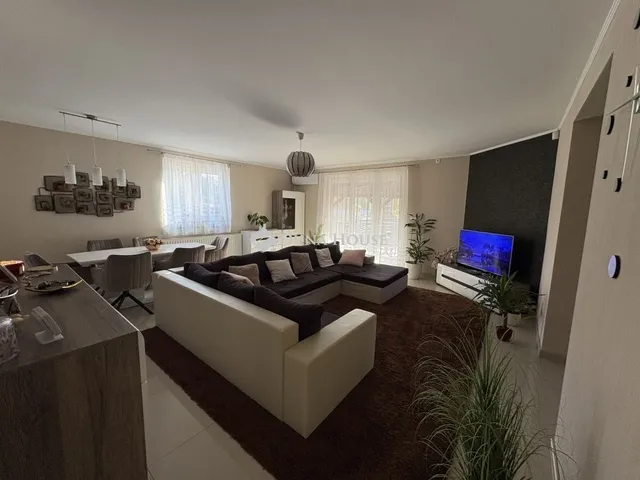 Eladó lakás Székesfehérvár, Maroshegy 119 nm