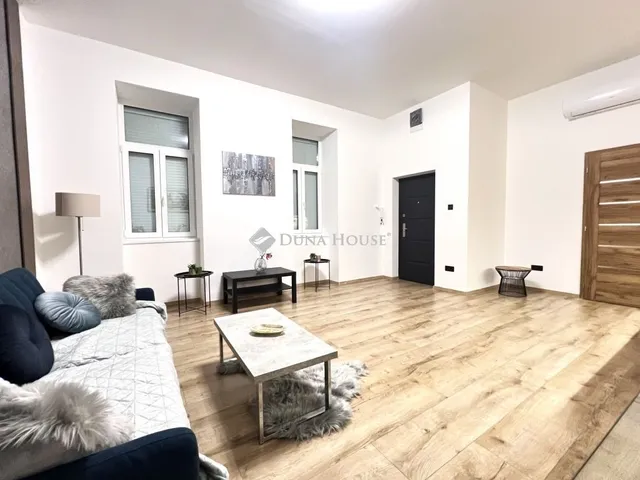 Eladó lakás Budapest VI. kerület 142 nm