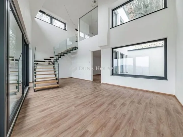 Eladó lakás Budapest II. kerület 103 nm