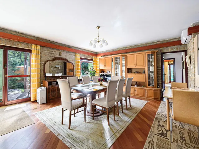 Eladó ház Csobánka 240 nm