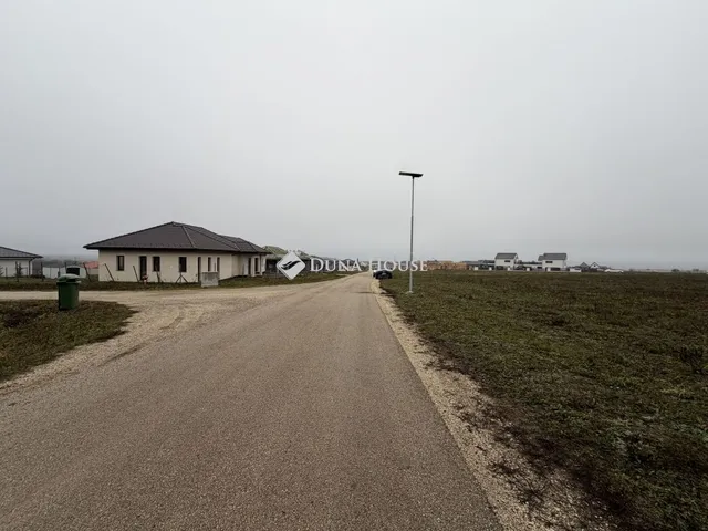 Eladó telek Budajenő 4018 nm