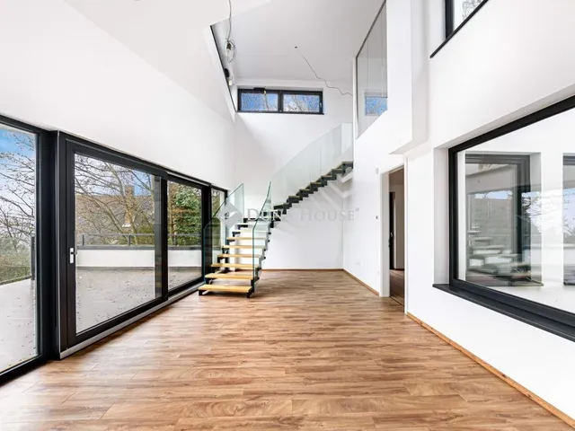 Eladó lakás Budapest II. kerület 103 nm