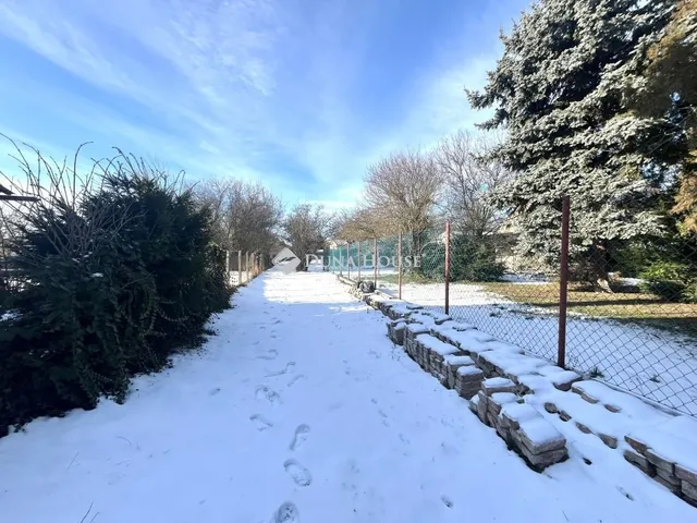 Eladó telek Kápolnásnyék 1159 nm