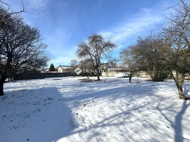 Eladó telek Kápolnásnyék 1159 nm