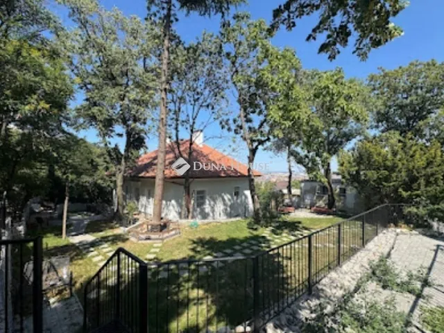 Eladó ház Budapest XI. kerület 450 nm