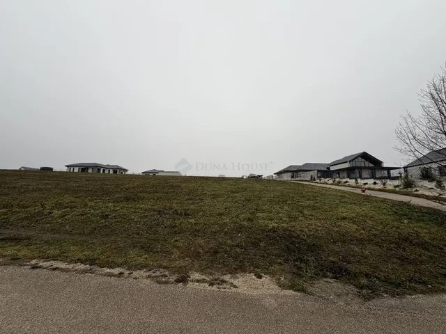 Eladó telek Budajenő 4876 nm