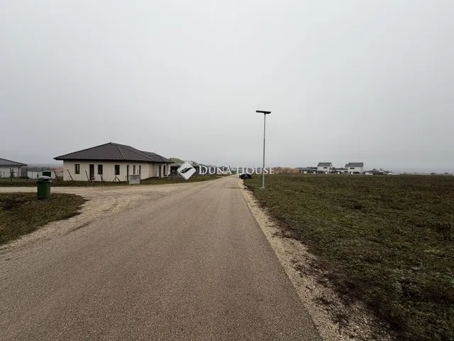 Eladó telek Budajenő 4018 nm