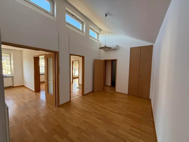 Kiadó lakás Budapest XII. kerület, Hegyvidék, Dolgos utca 2. 186 nm