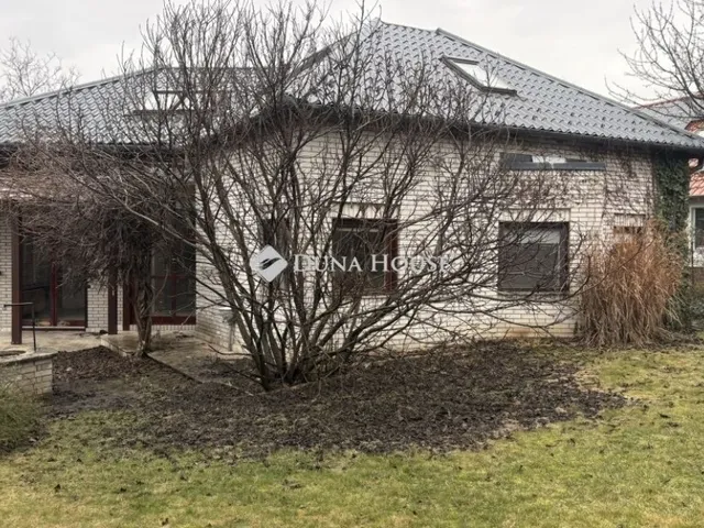 Eladó ház Budajenő 248 nm